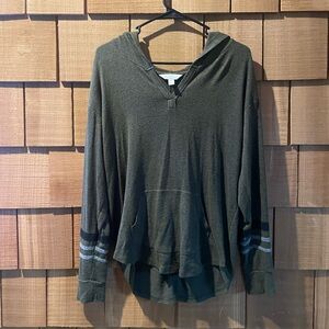 Market & Spruce Charcoal Gray Knit Top